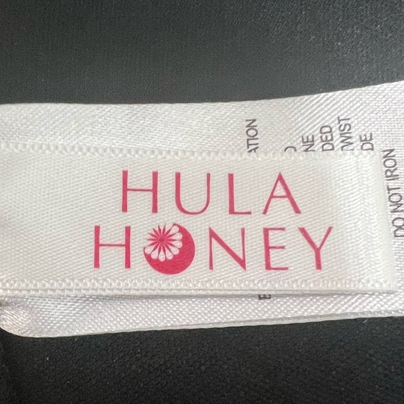 NWT Hula Honey Halter Pom Pom Bikini Swim Top Black Size Small - Picture 8 of 13